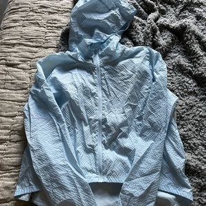 Under armour loose fit windbreaker